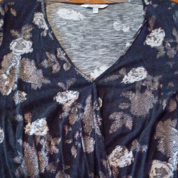 💙🌺Ellen Tracy Black and White Knit Top - Picture 2 of 11